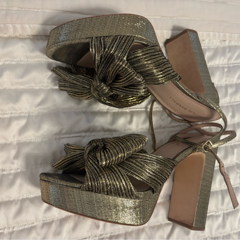 Loeffler Randall Gold Bow Heels - Picture 4 of 15